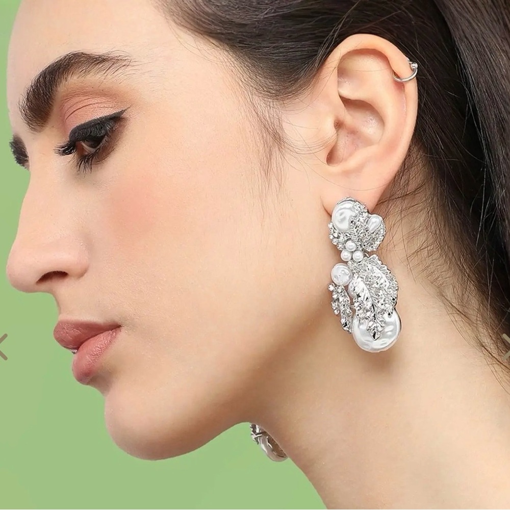 Elegant Silver and White Pearl Women's Earrings